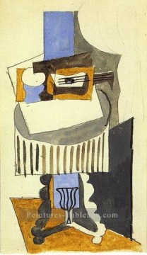  cubiste - Nature morte sur un gueridon devant un fenetre ouverte 1919 cubiste Pablo Picasso